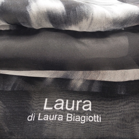 Laura di Biagiotti 100% Silk Scarf Made in Italy - Picture 8 of 9